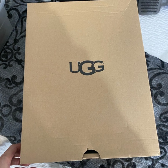 BRAND NEW UGGS - Picture 2 of 6